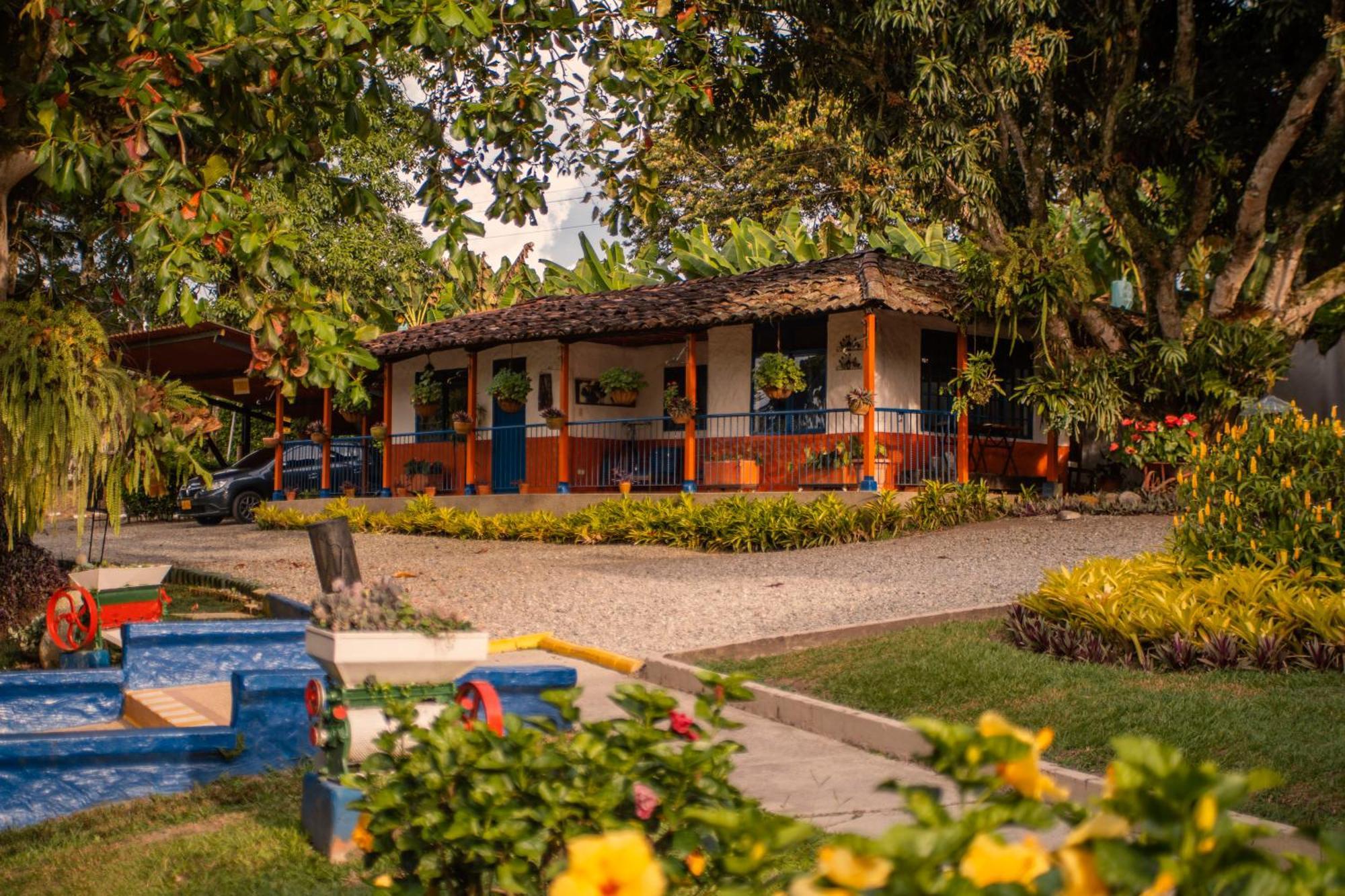 Hotel Mi Monaco Pueblo Tapao Bagian luar foto